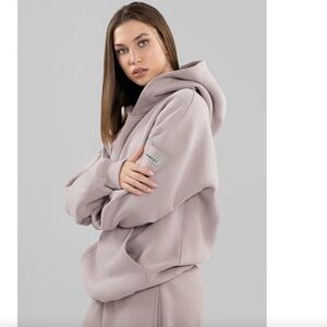 Comfrt Unisex Travel Essentials Hoodie in Bark, Size Large